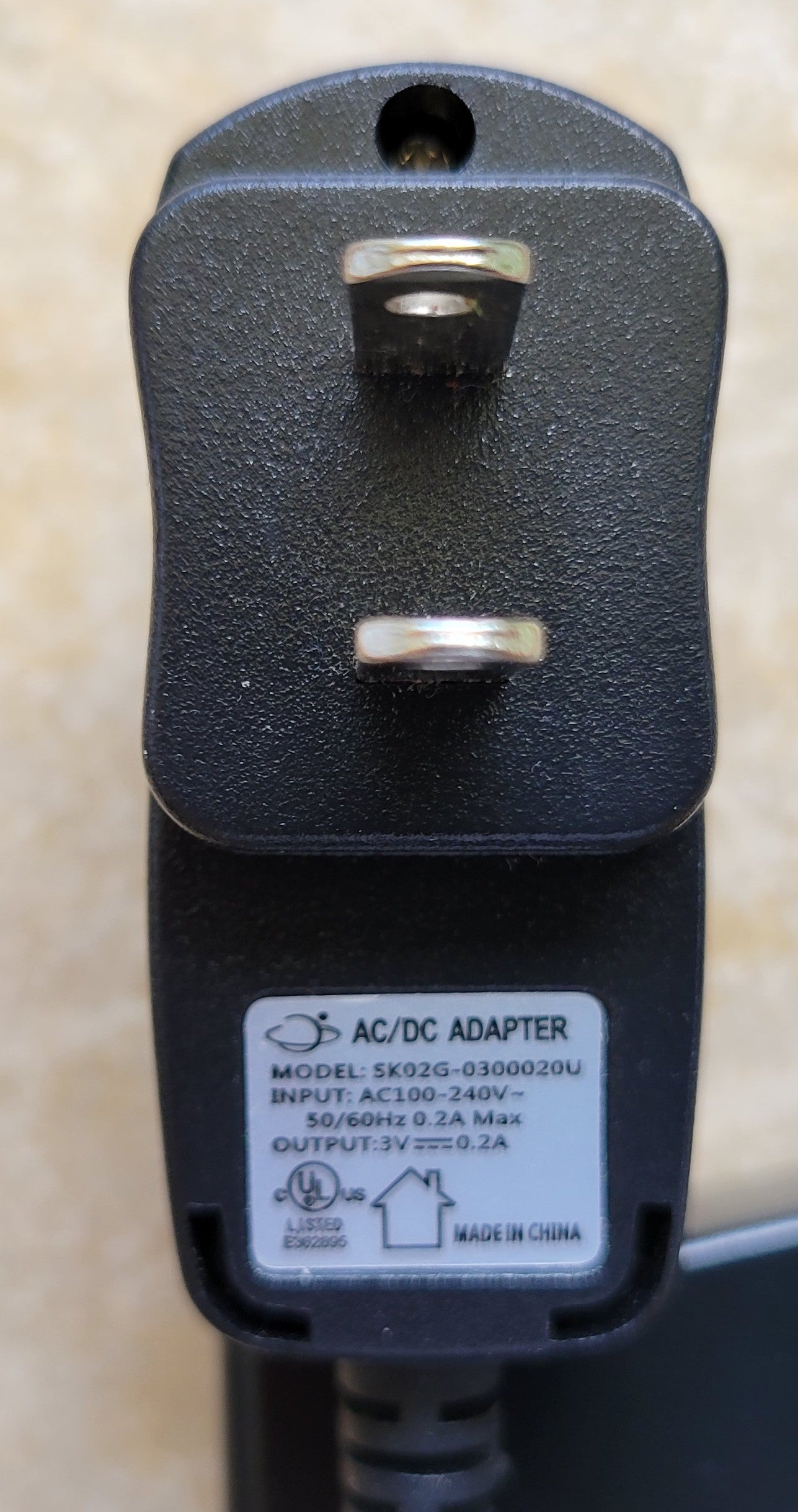 AC/DC Adapter, 3V and 0.2A